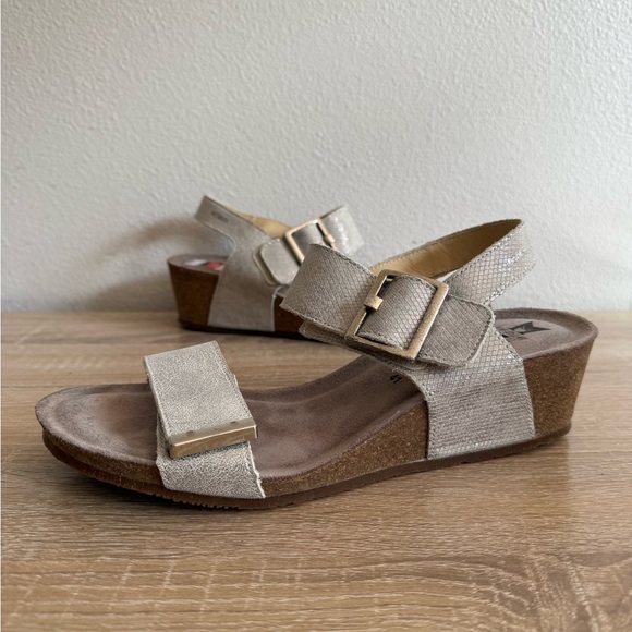 Mephisto Morgana wedge sandals silver leather Women’s Sz 41/11 - Picture 2 of 9